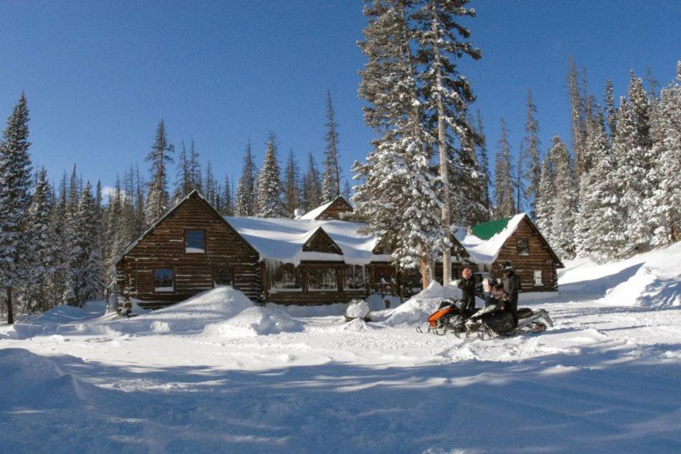 Snowy Mountain Lodge Centennial Eksteriør billede